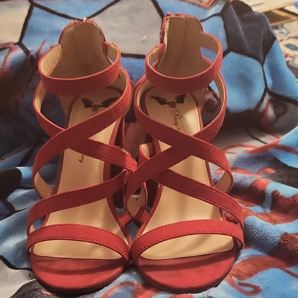 Red pumps
